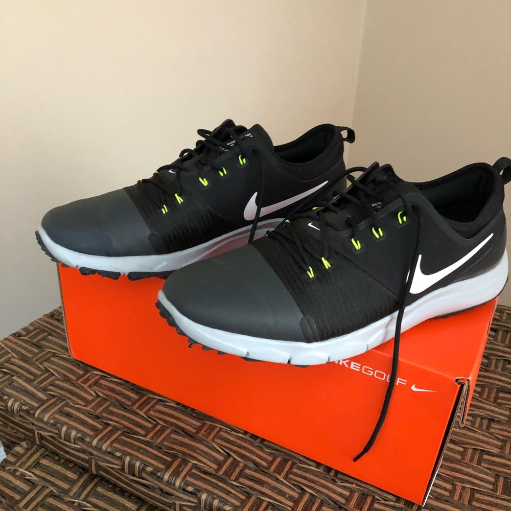 Women’s Nike Golf Shoes. Size 10.